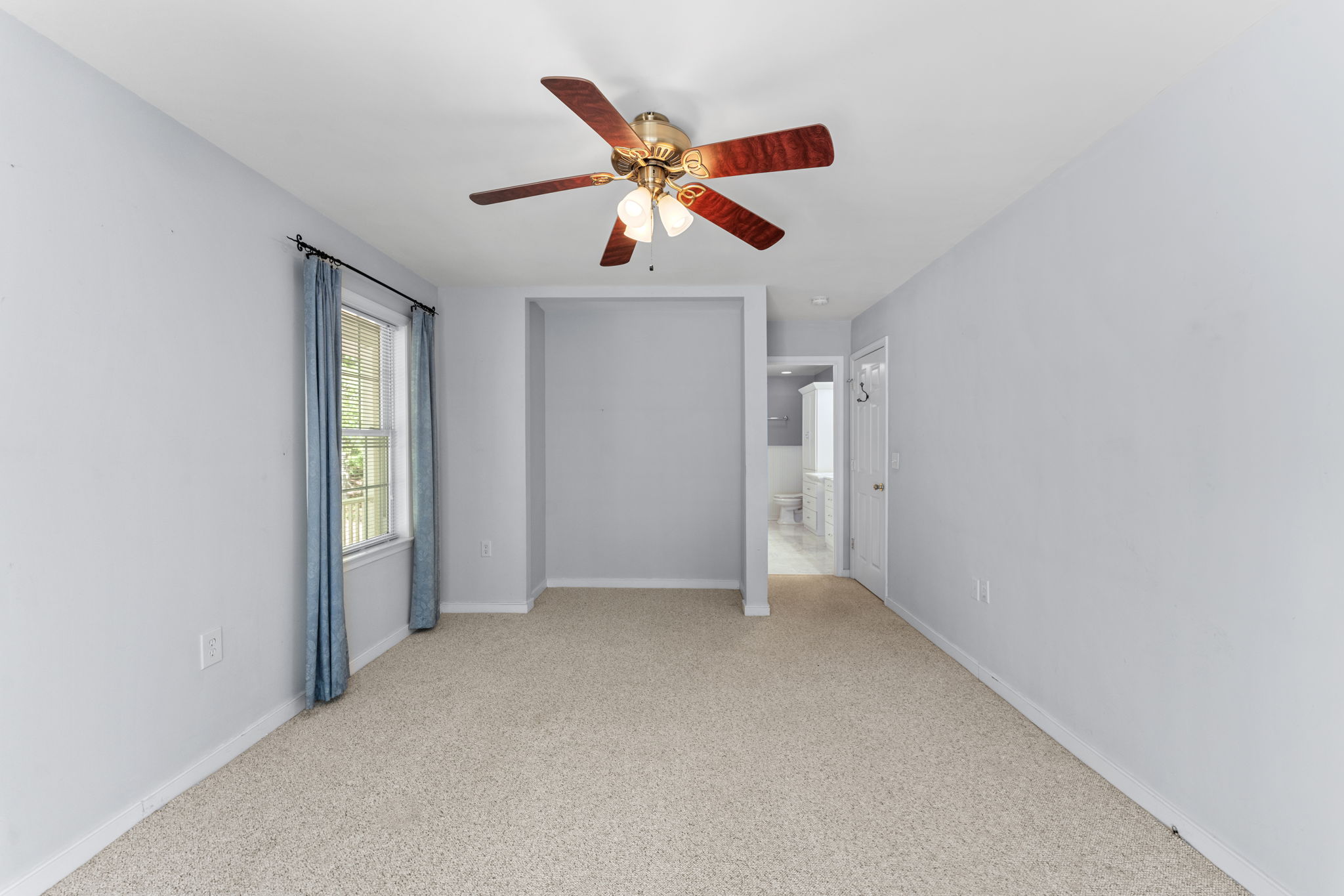 recessed for large dresser, desk or a 2nd closet