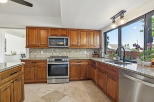 Creek Bend Dr-2904-029.jpg