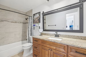 Creek Bend Dr-2904-037.jpg