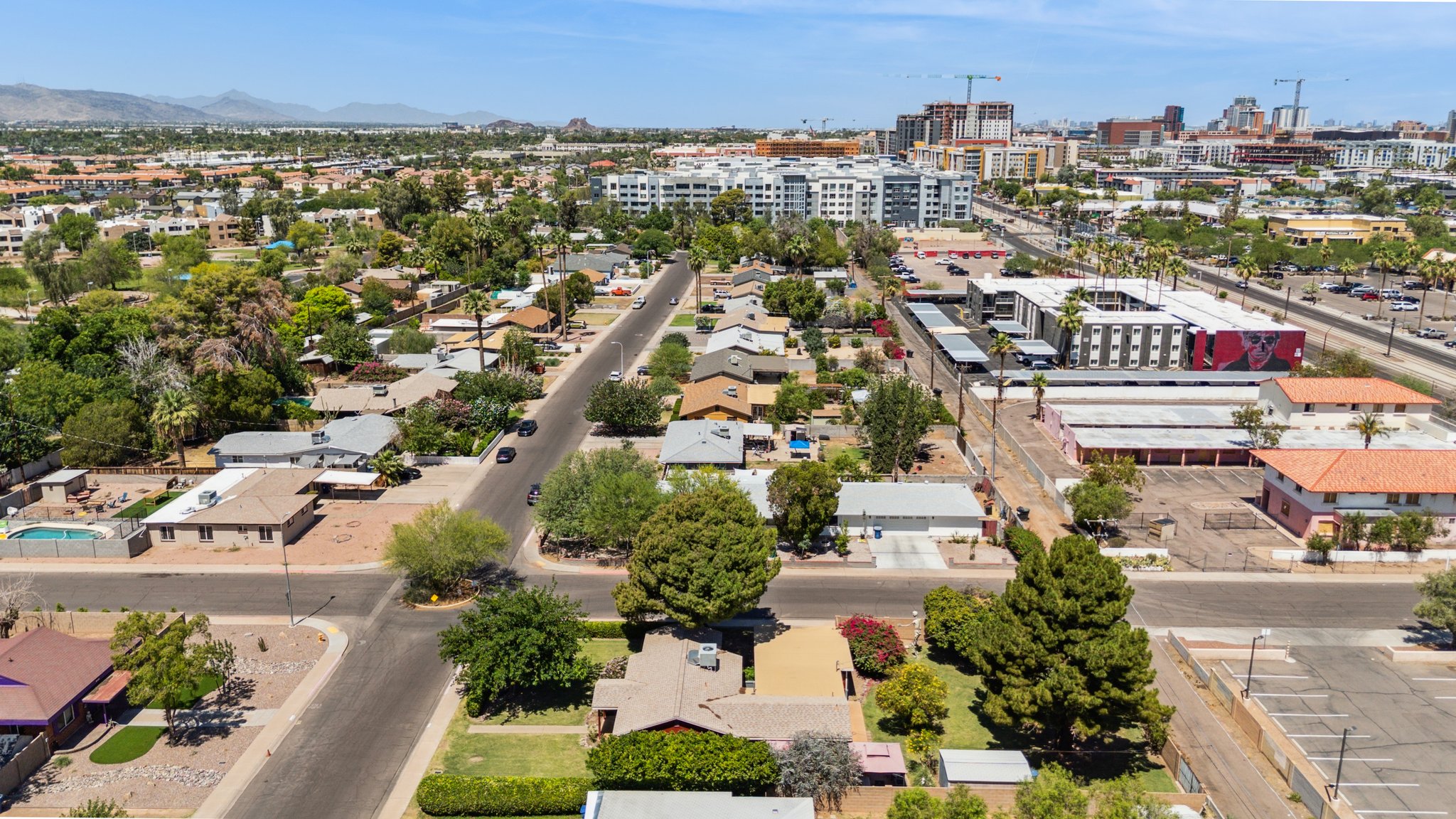 1502 E Hudson Dr - 009.jpg