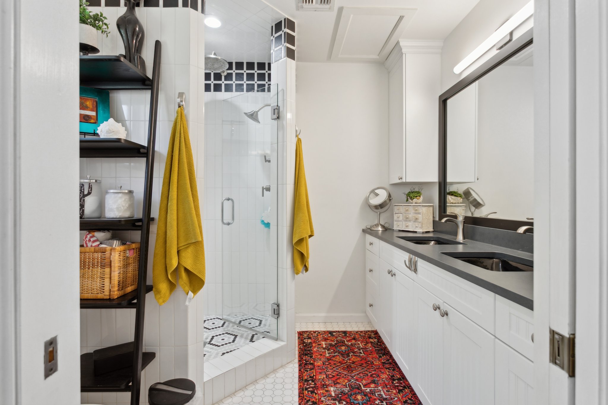 1502 E Hudson Dr - 013.jpg