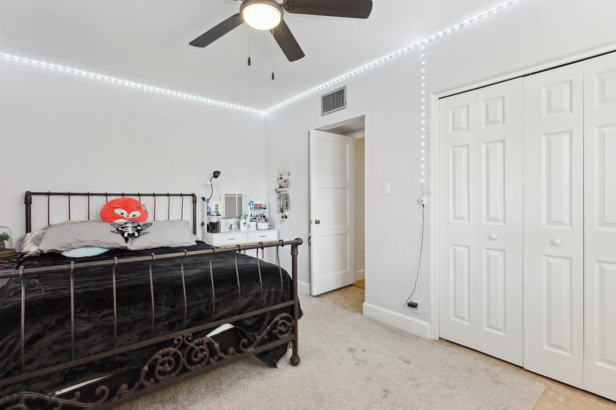 1502 E Hudson Dr - 017.jpg