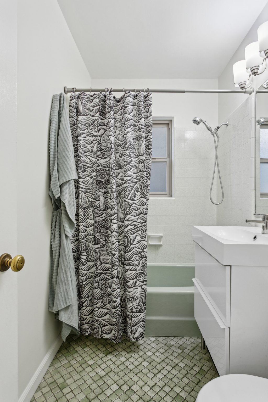 1502 E Hudson Dr - 021.jpg