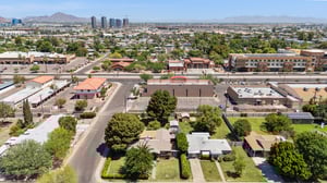1502 E Hudson Dr - 008.jpg