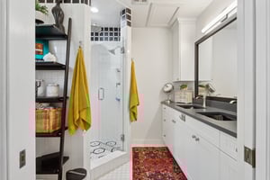 1502 E Hudson Dr - 013.jpg