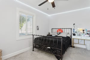 1502 E Hudson Dr - 016.jpg