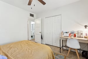 1502 E Hudson Dr - 020.jpg