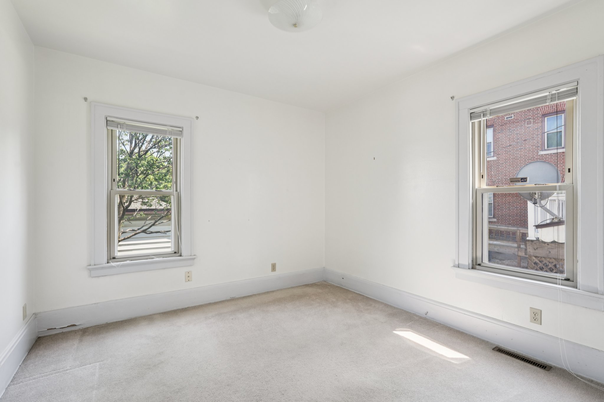 S 32nd St-0706-025.jpg