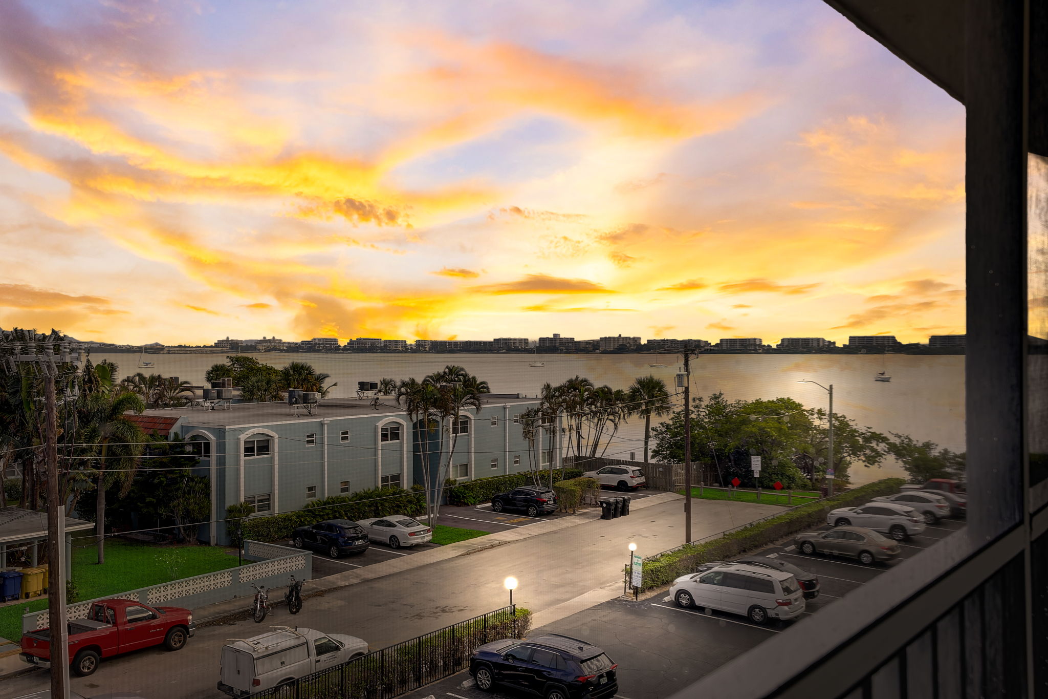 S Lakeside Dr 401 - VT-001