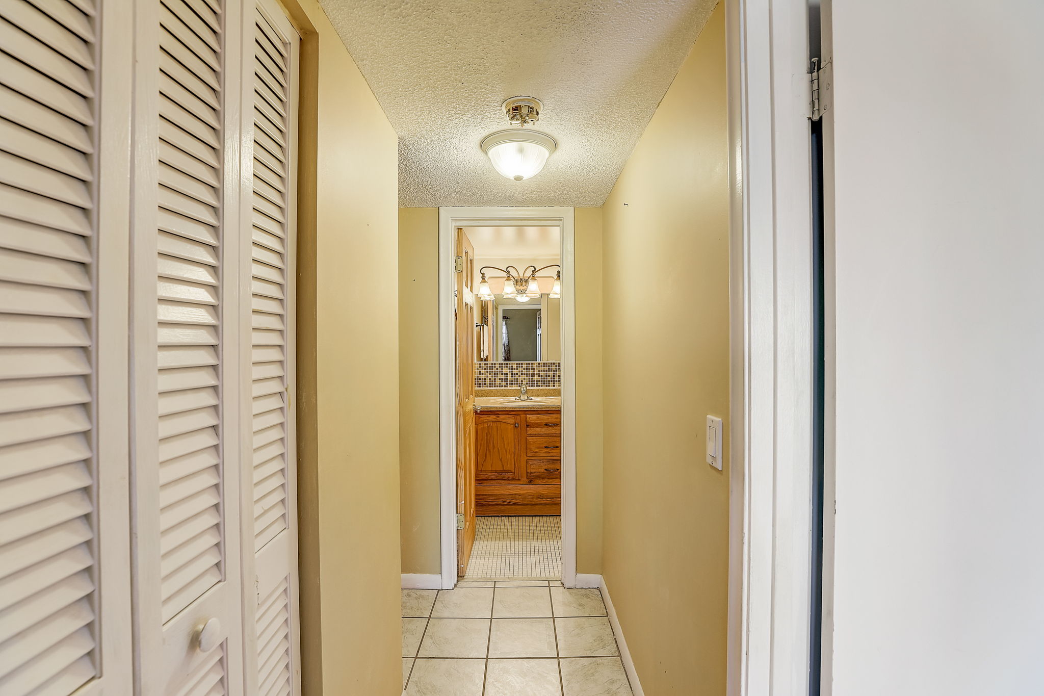 S Lakeside Dr 401-013