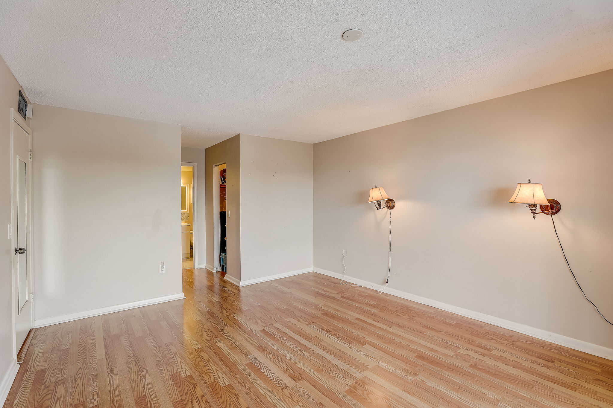 S Lakeside Dr 401-016