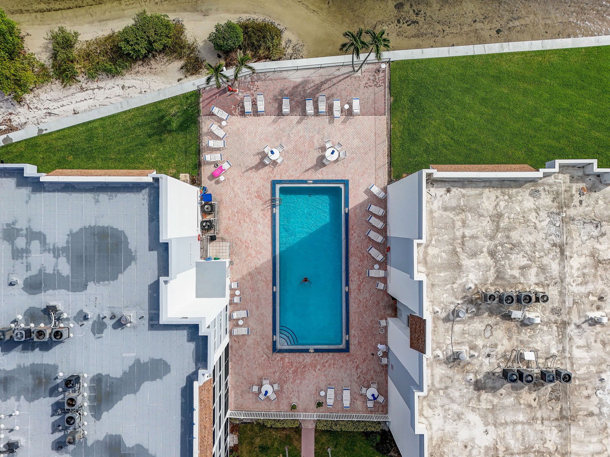 S Lakeside Dr 401-024