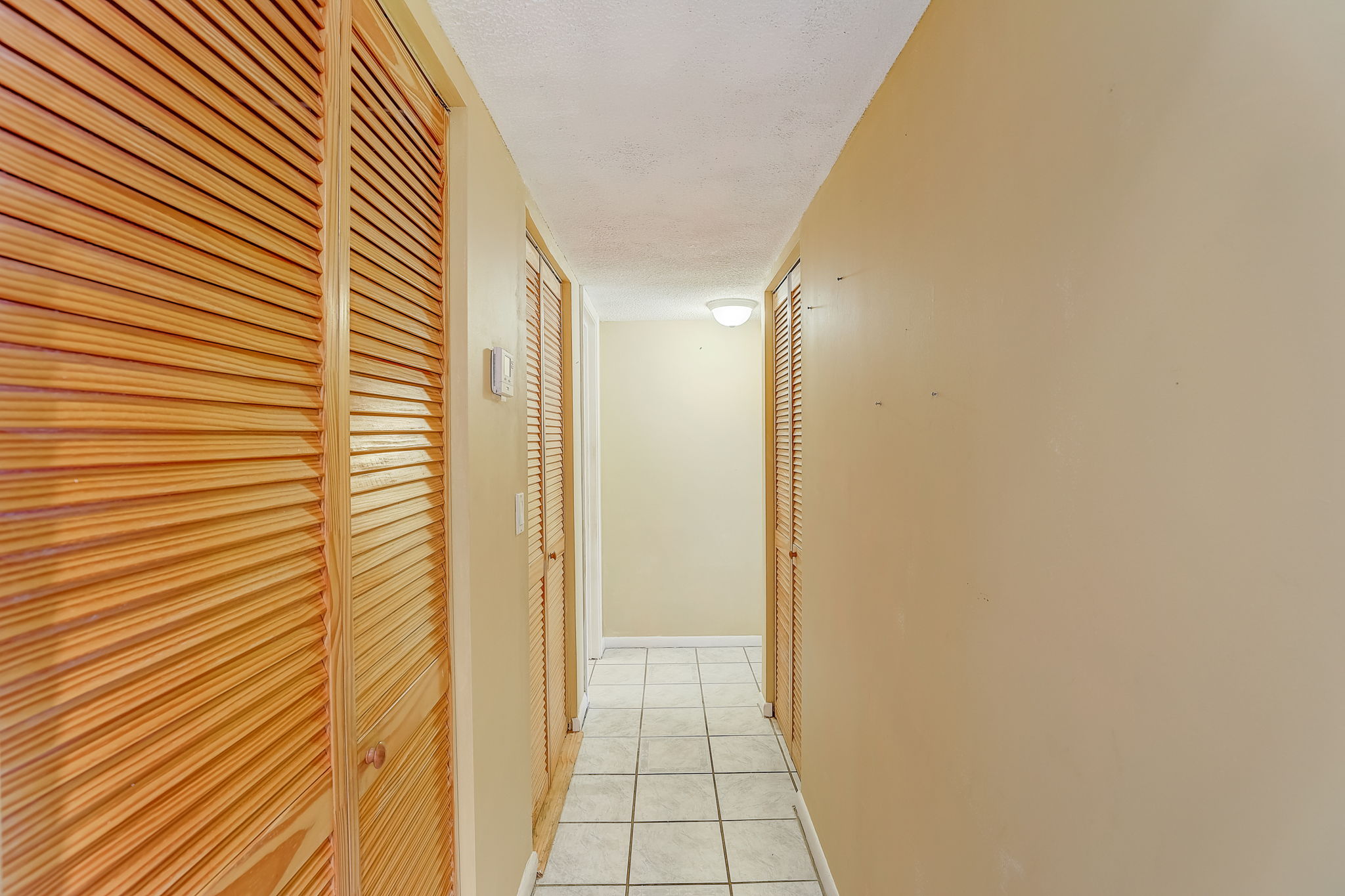 S Lakeside Dr 401-012