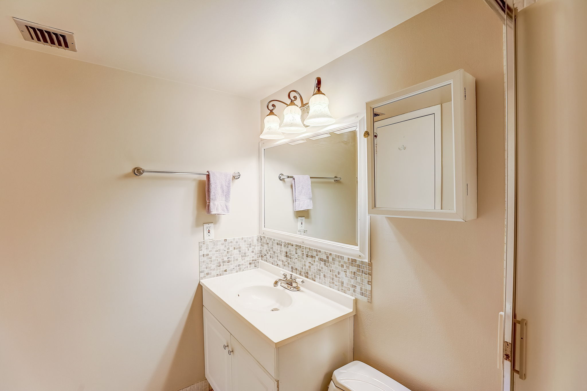 S Lakeside Dr 401-017