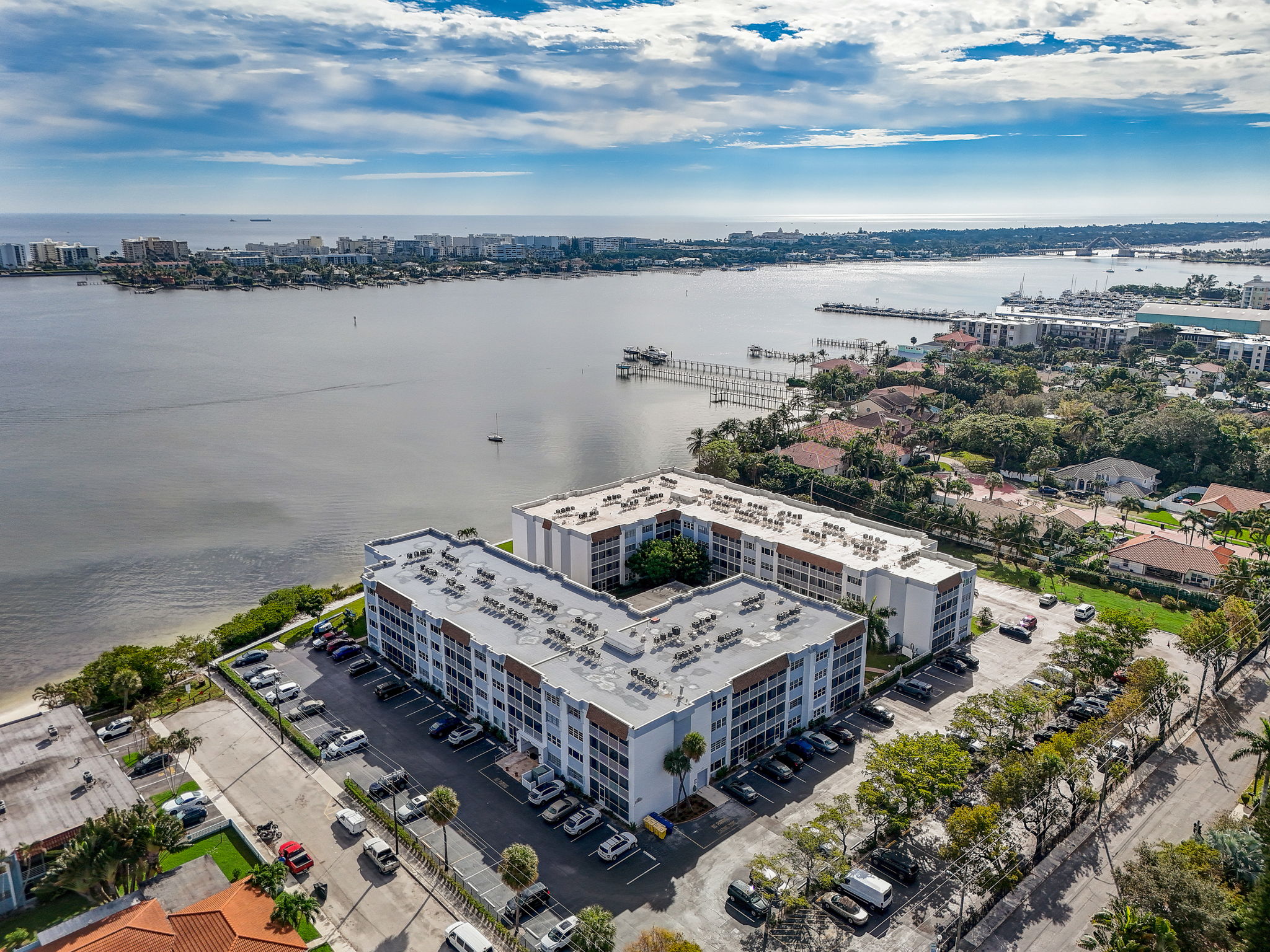 S Lakeside Dr 401-034