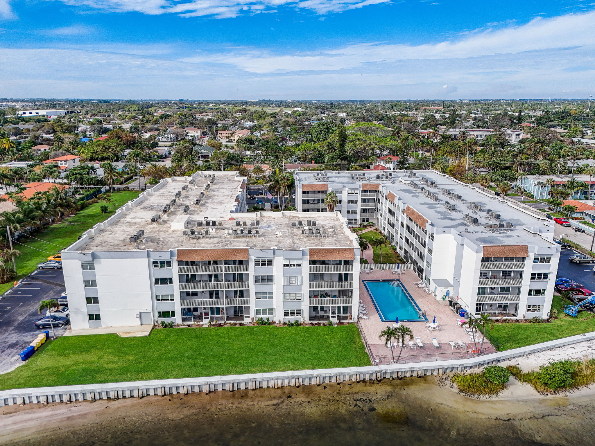 S Lakeside Dr 401-027