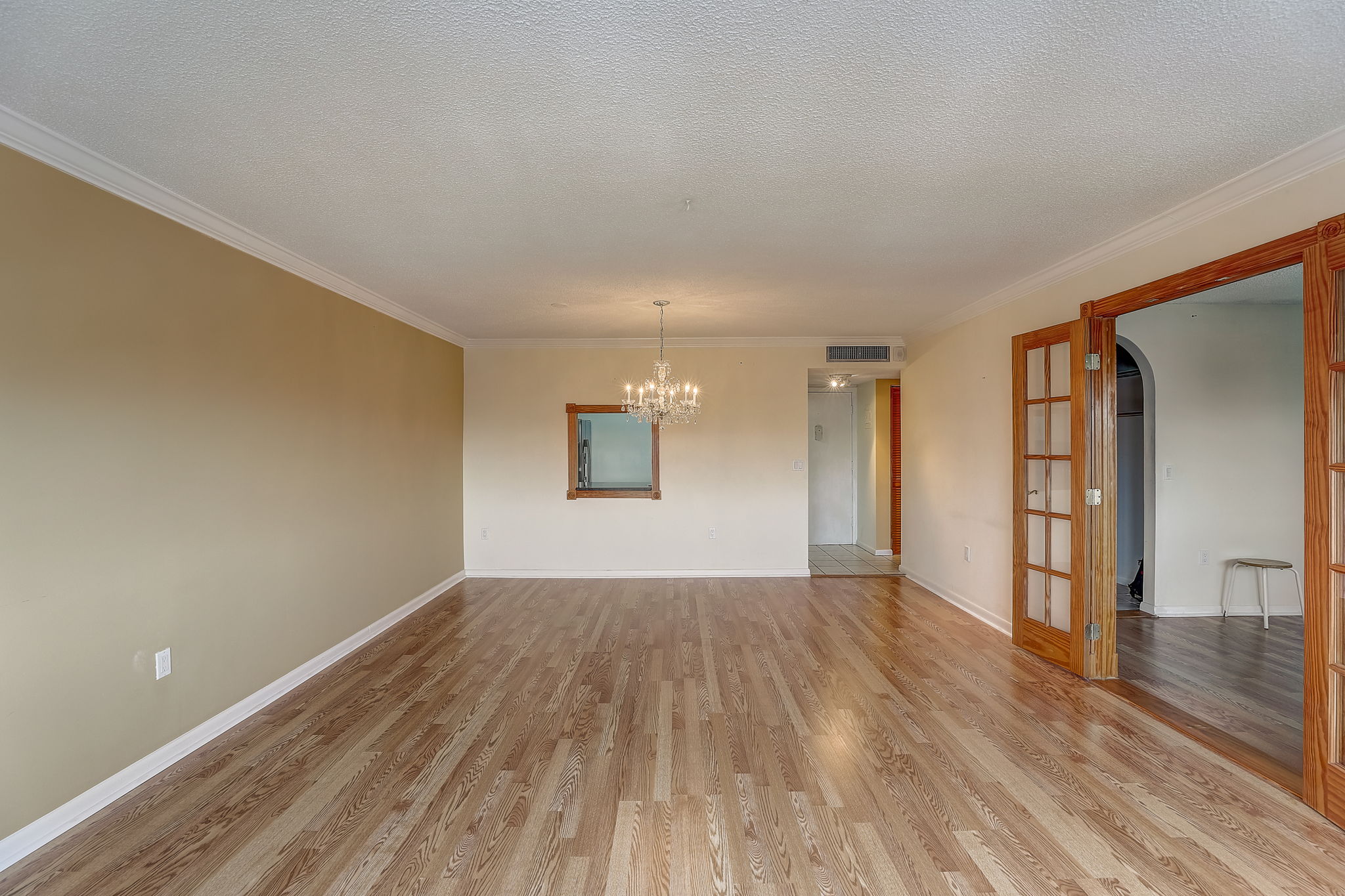 S Lakeside Dr 401-005