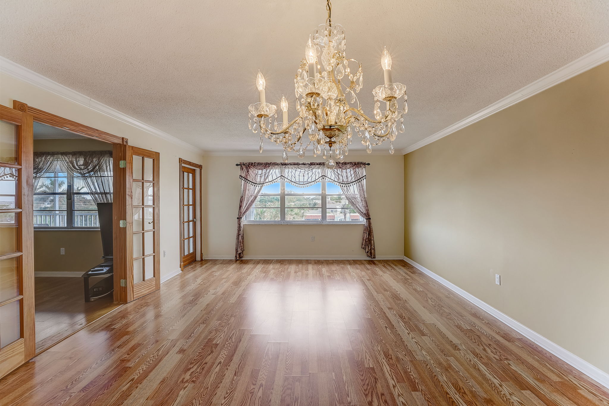 S Lakeside Dr 401-004