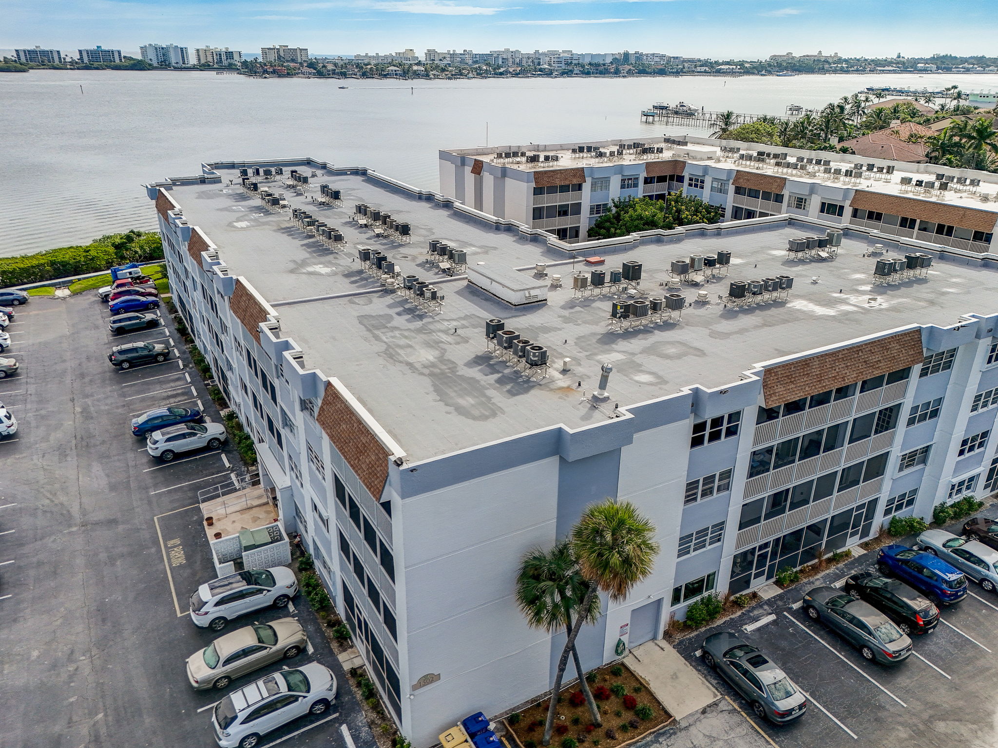 S Lakeside Dr 401-025