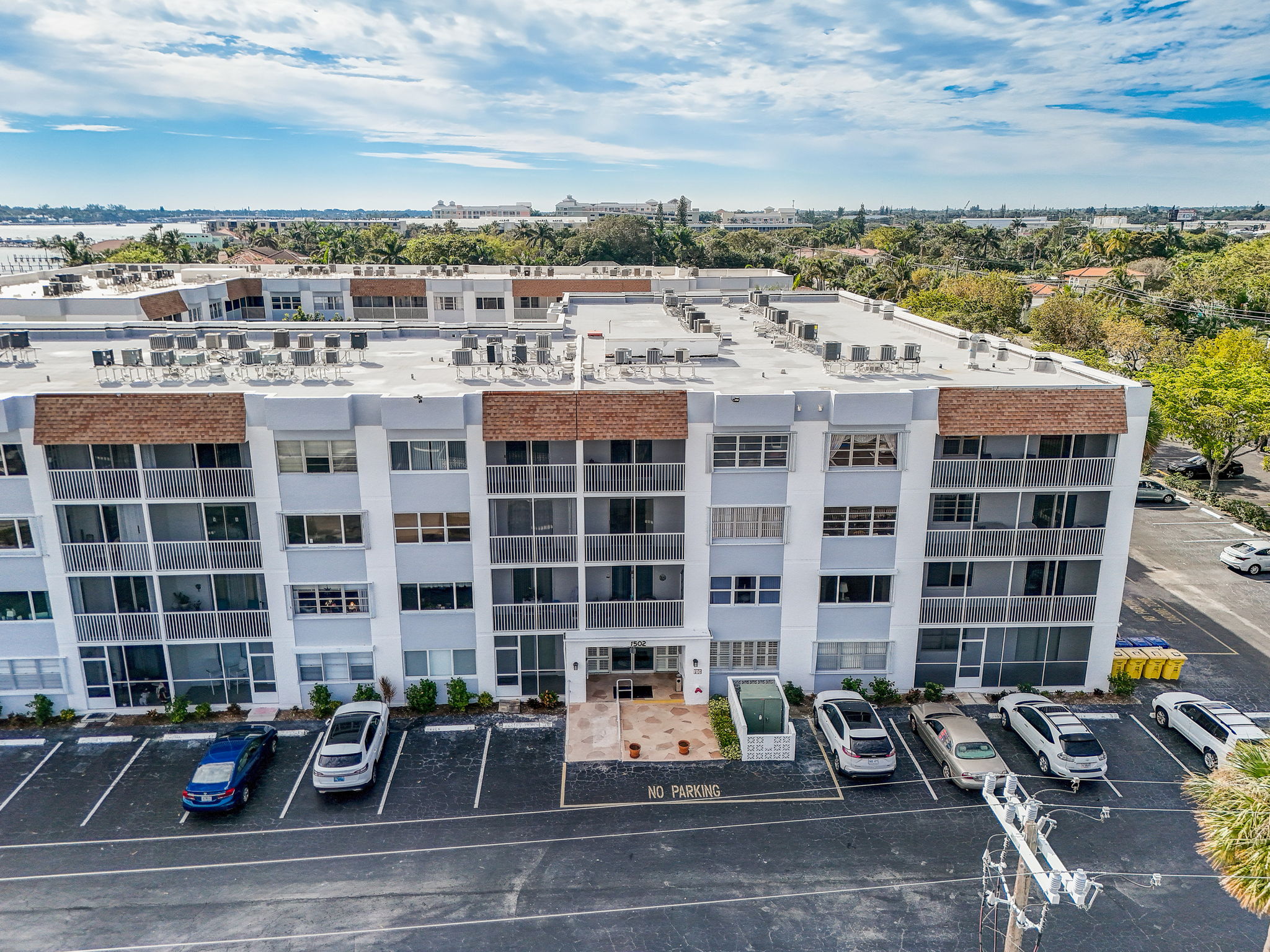 S Lakeside Dr 401-026