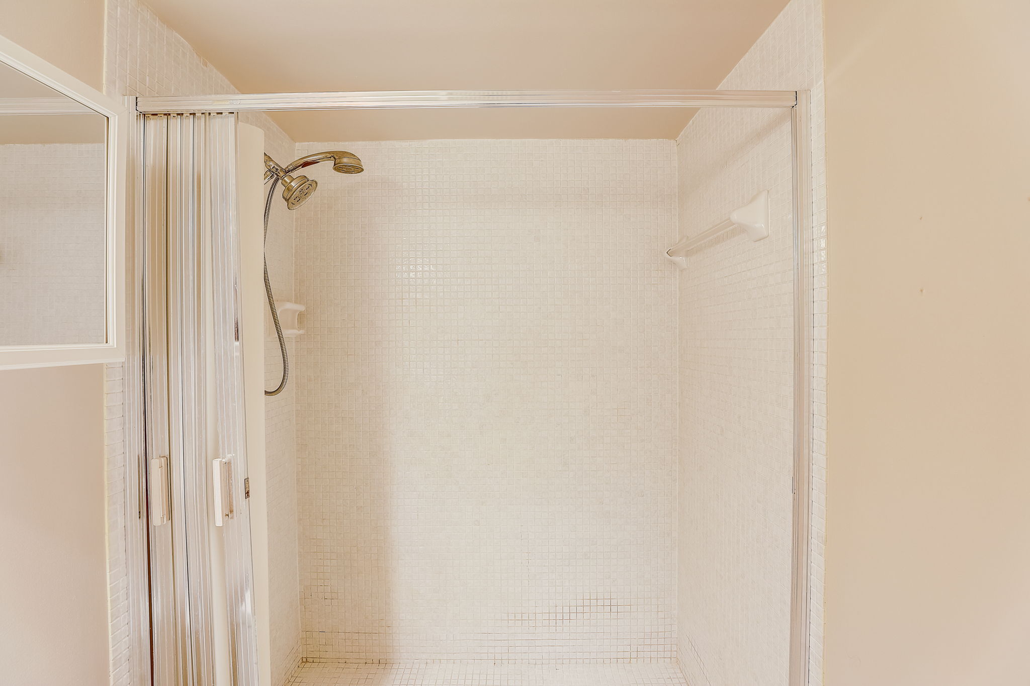 S Lakeside Dr 401-018