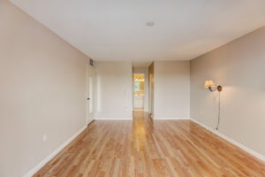 S Lakeside Dr 401-015