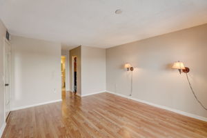 S Lakeside Dr 401-016