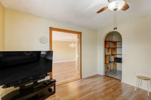 S Lakeside Dr 401-010