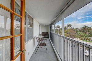 S Lakeside Dr 401-023