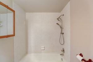 S Lakeside Dr 401-020