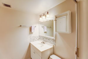 S Lakeside Dr 401-017