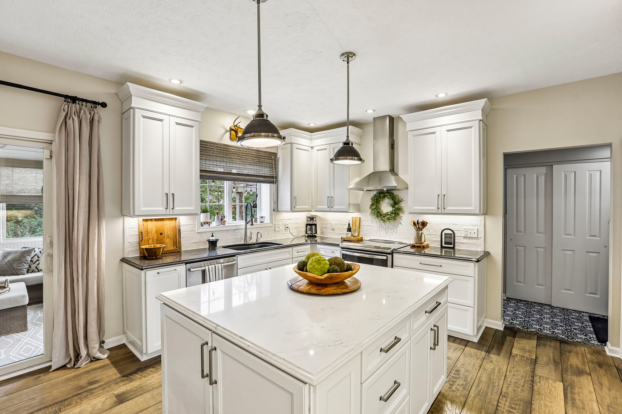 Bainbridge Ct-S2409-022.jpg
