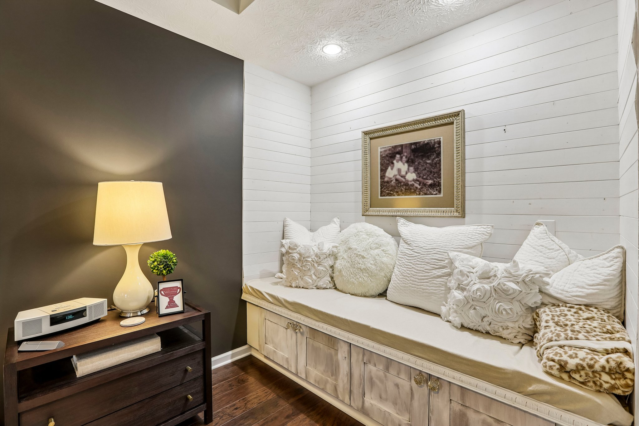 Bainbridge Ct-S2409-039.jpg