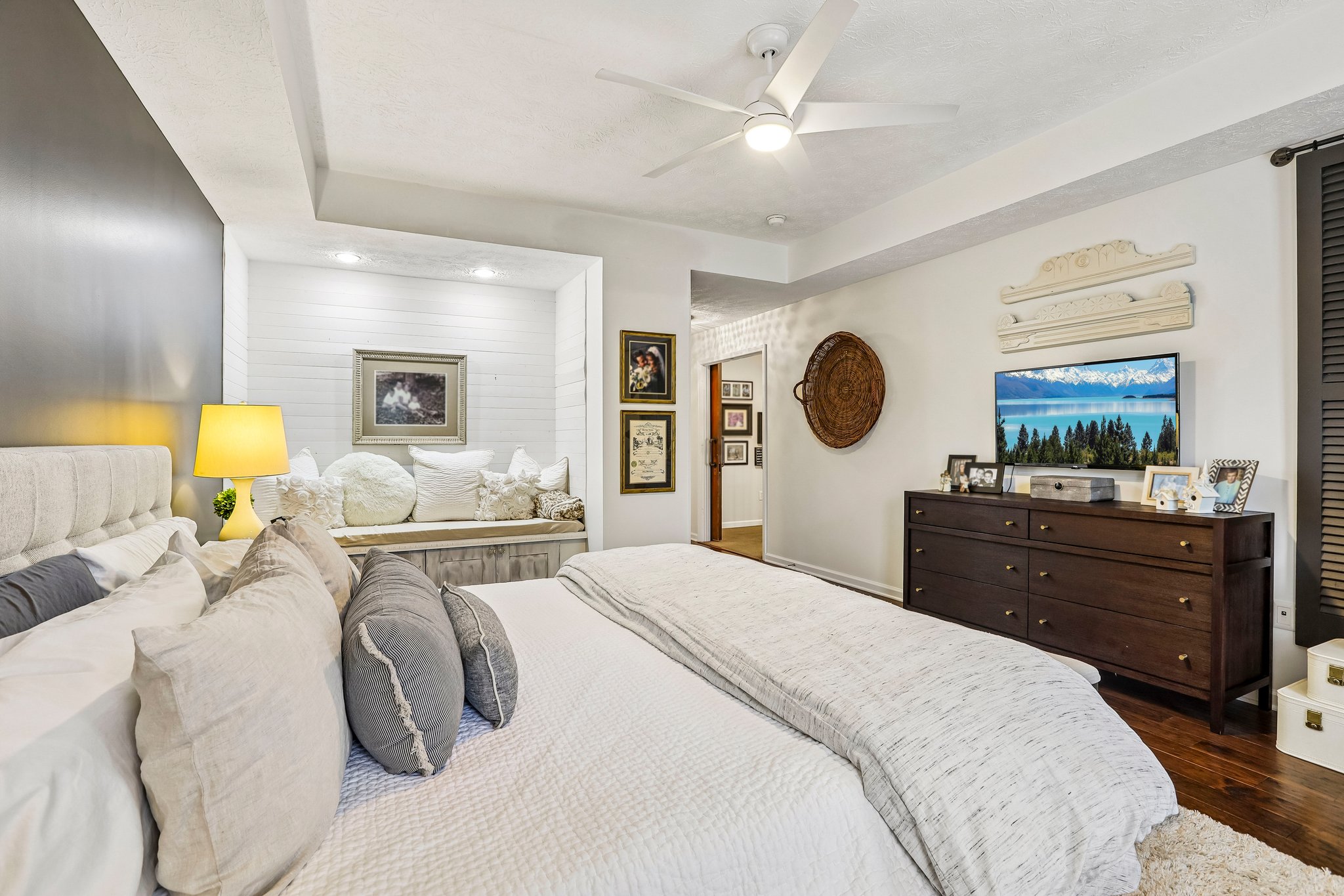Bainbridge Ct-S2409-042.jpg