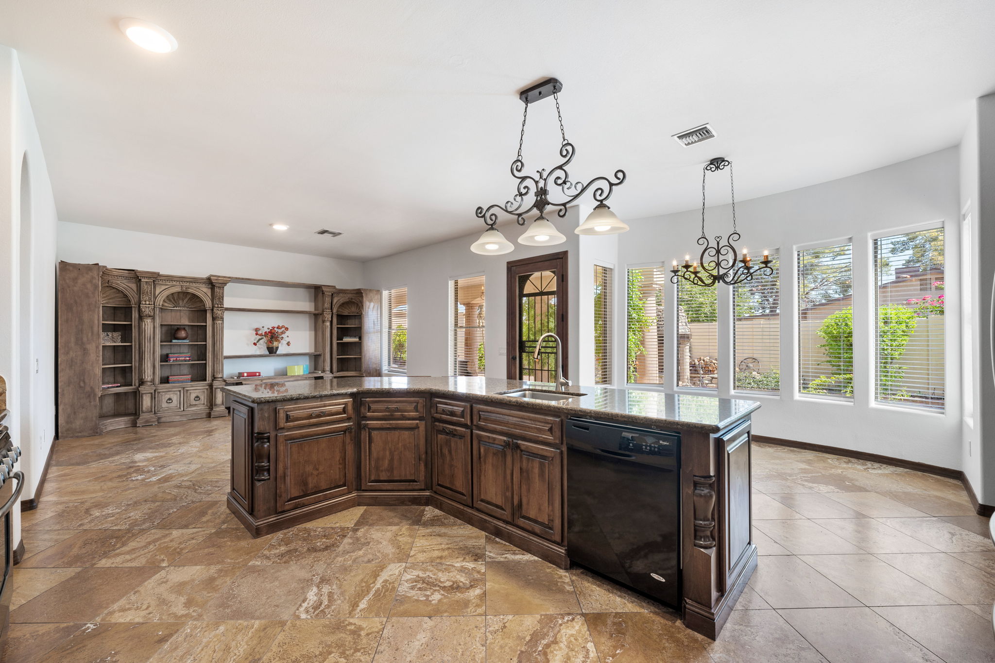 Kitchen/Breakfast Area