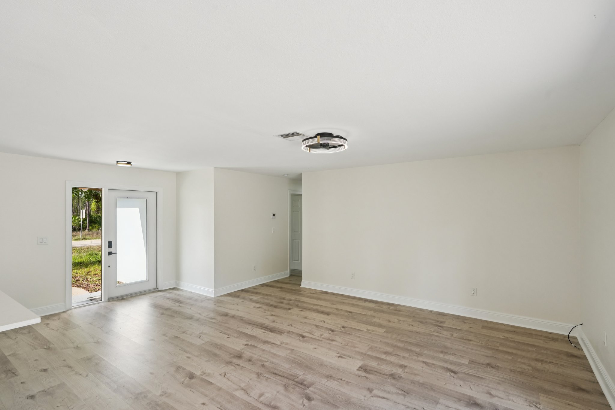 East 14th Street-S0404-007.jpg