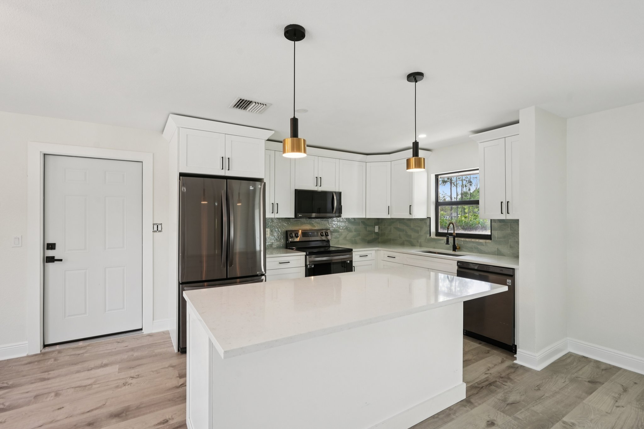 East 14th Street-S0404-012.jpg