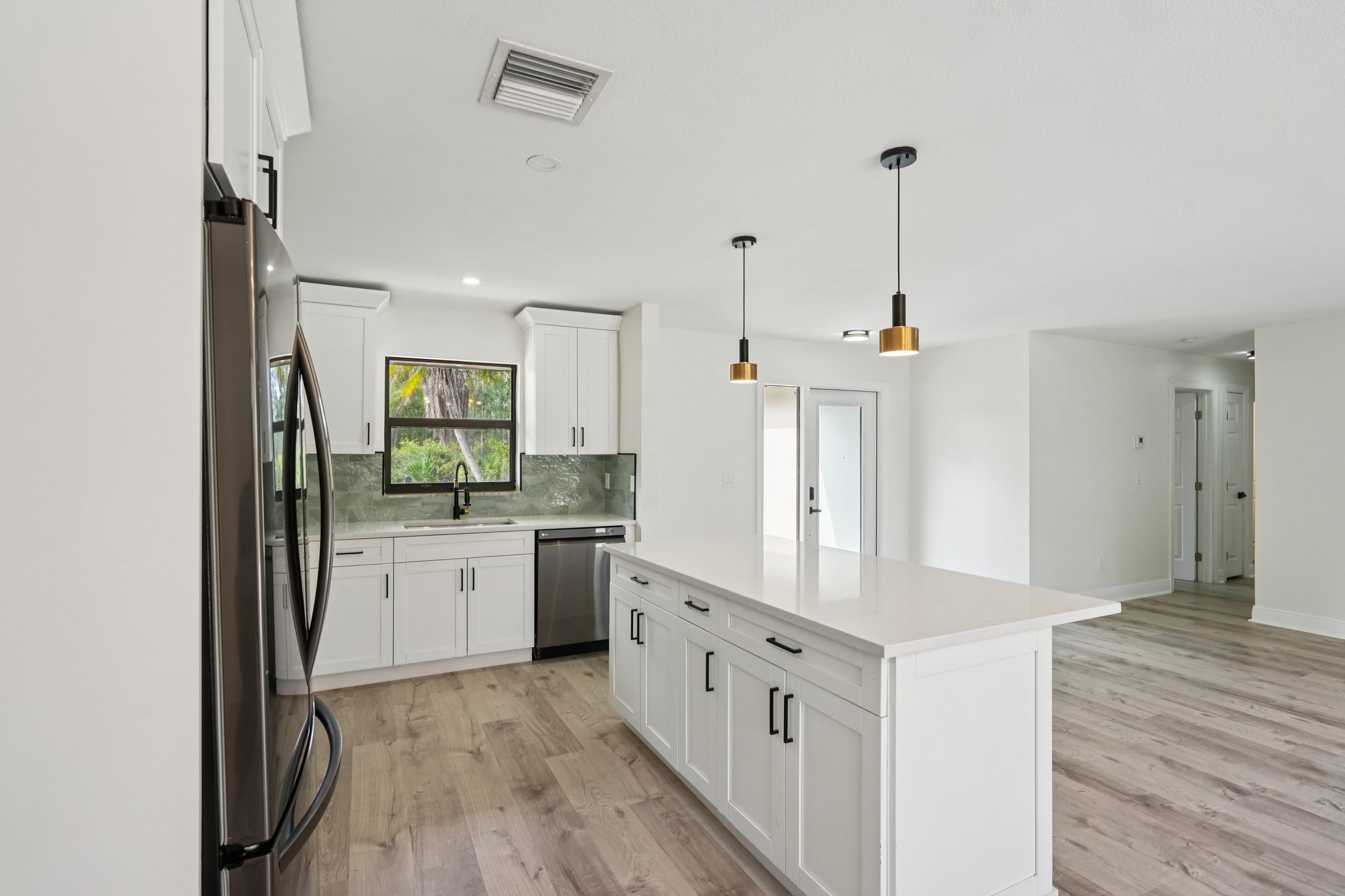 East 14th Street-S0404-013.jpg