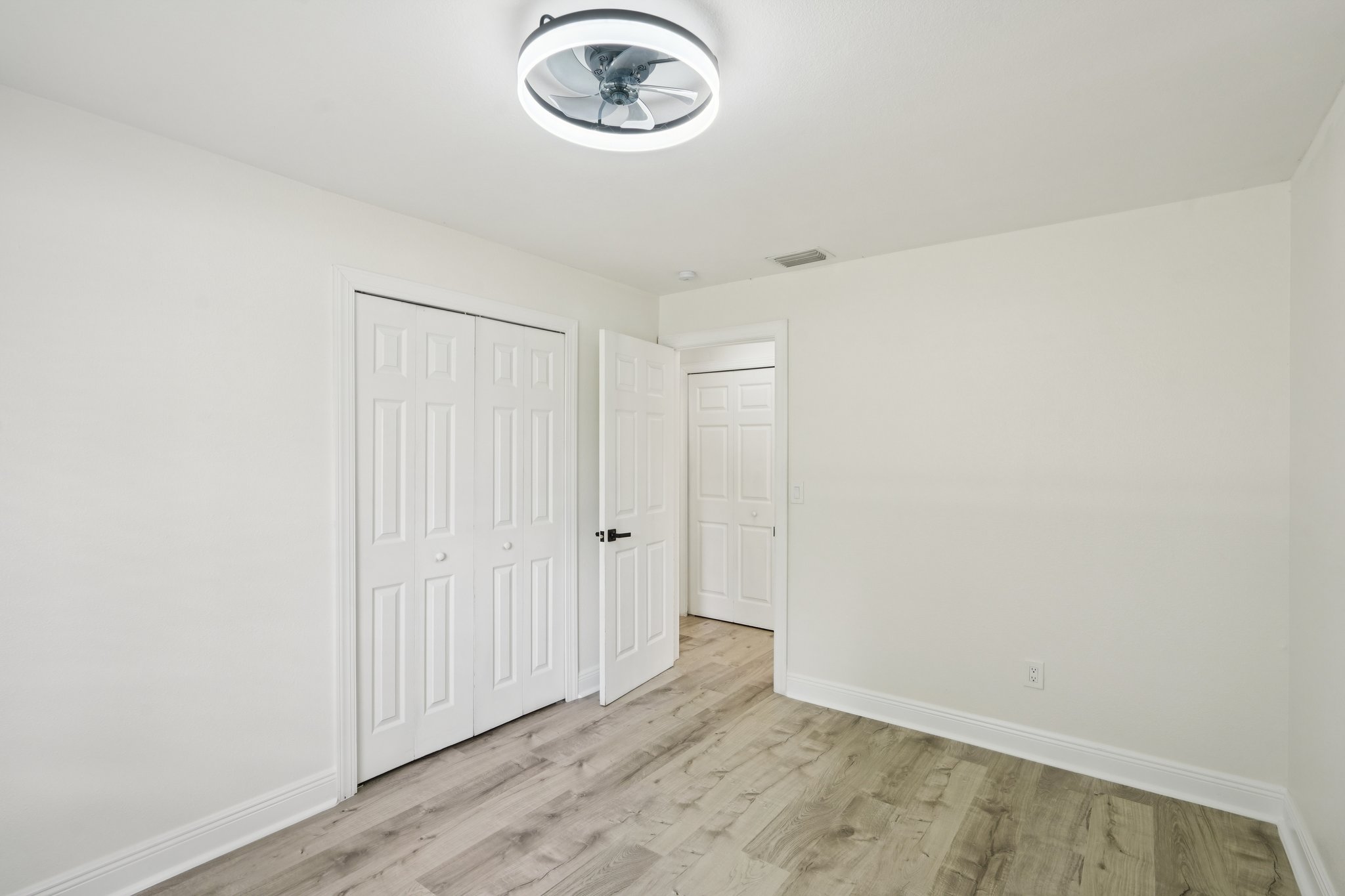 East 14th Street-S0404-016.jpg