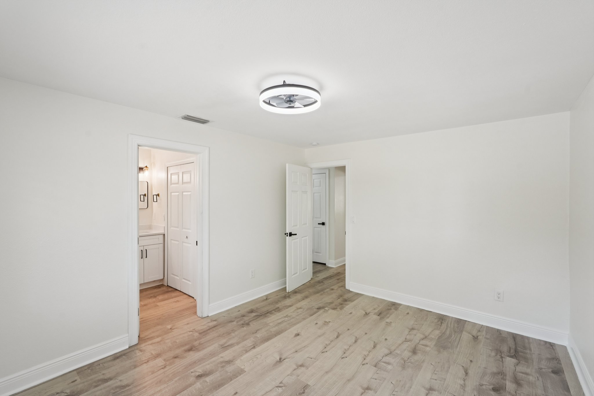 East 14th Street-S0404-018.jpg