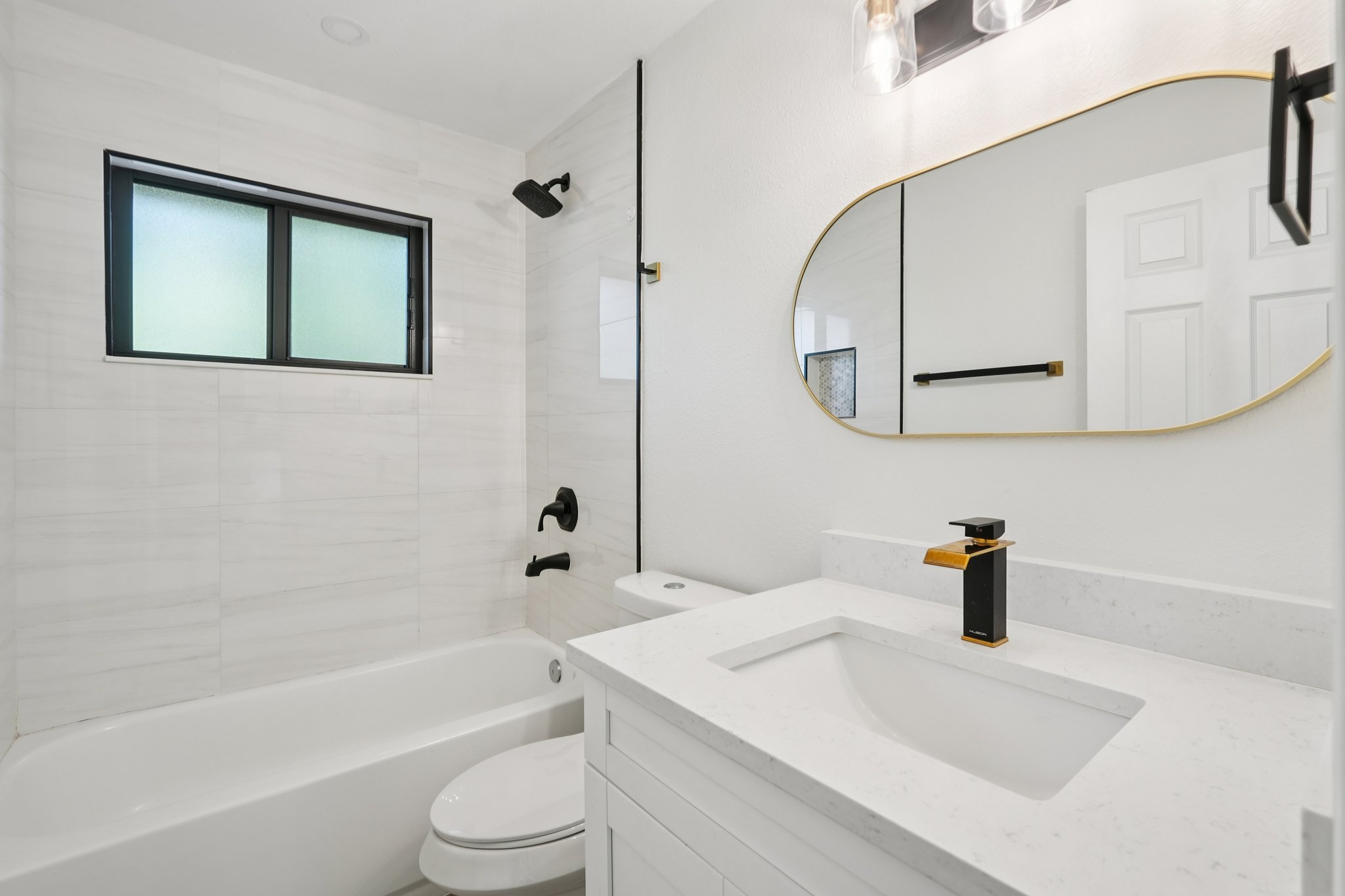 East 14th Street-S0404-022.jpg