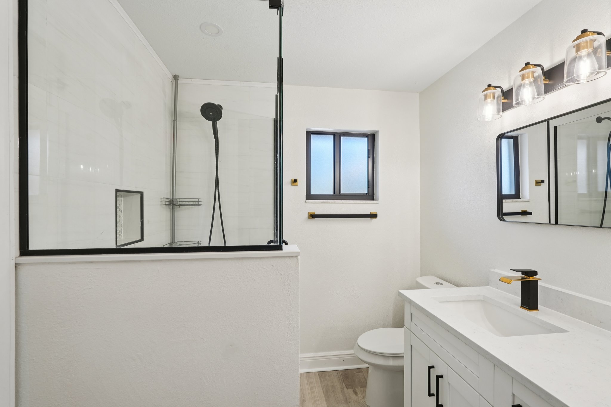 East 14th Street-S0404-024.jpg