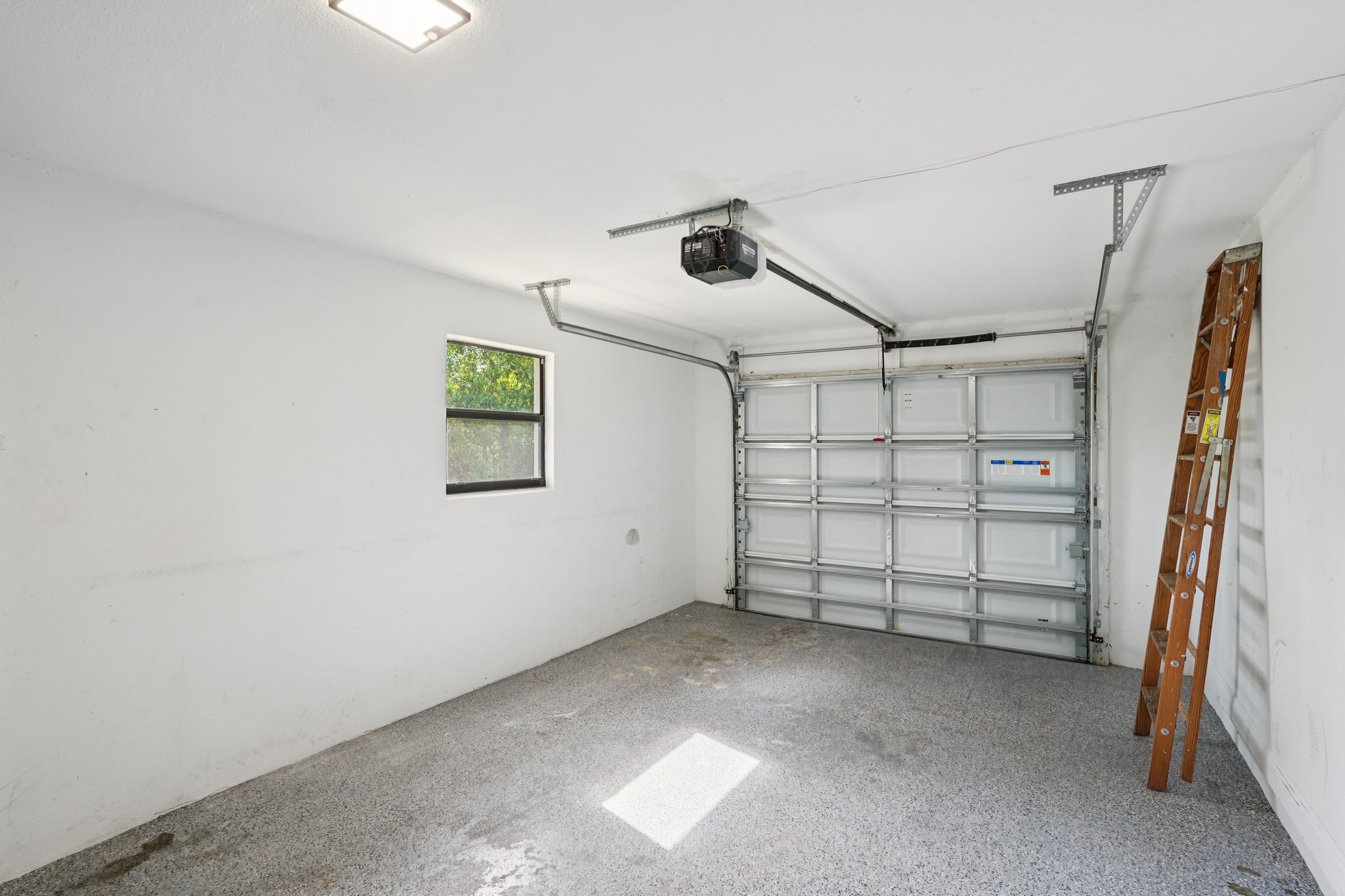 East 14th Street-S0404-028.jpg