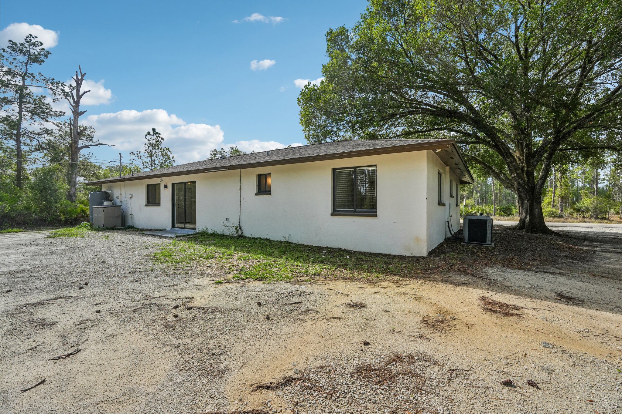 East 14th Street-S0404-032.jpg