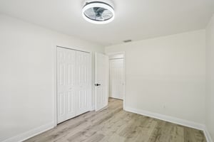 East 14th Street-S0404-016.jpg