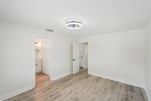 East 14th Street-S0404-018.jpg