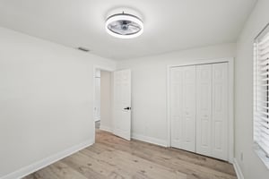 East 14th Street-S0404-021.jpg