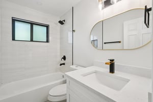 East 14th Street-S0404-022.jpg