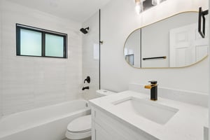 East 14th Street-S0404-023.jpg