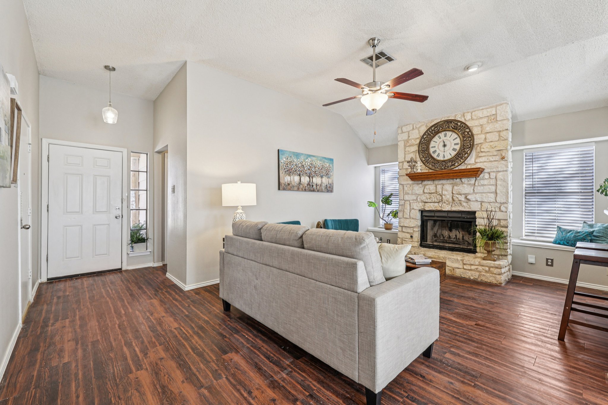 Lantana Dr-S1112-010.jpg